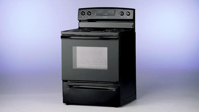 Amana 30-in 4 burners 4.8-cu ft Freestanding Electric Range ( Black )