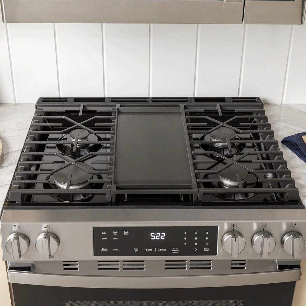 GE EasyWash Oven Tray 30-in Glass Top 5 burners 5.3-cu ft Air Fry Convection Oven Slide-In Electric Range ( Fingerprint Resistant Stainless Steel )