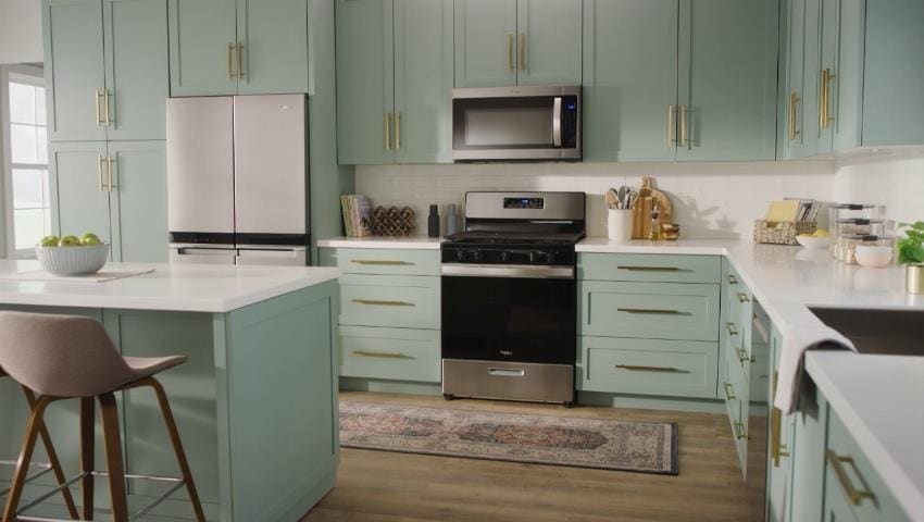 Whirlpool 30-in 5 burners 5.1-cu ft Freestanding Natural Gas Range ( White )