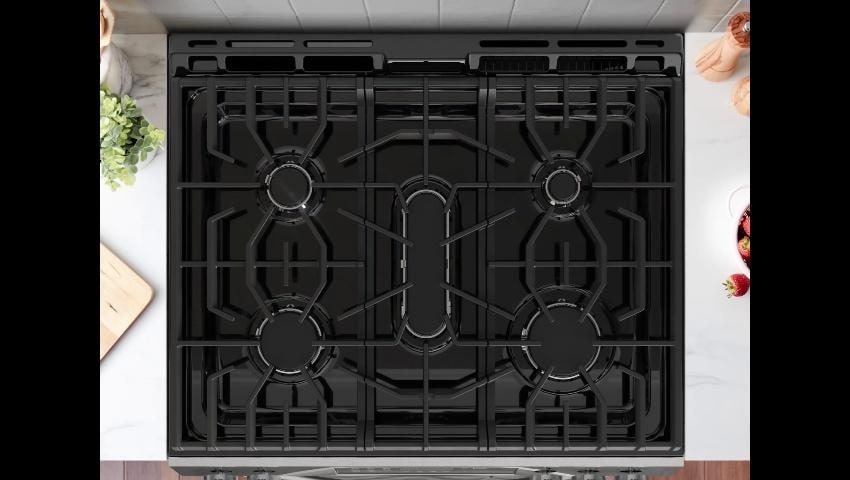 Frigidaire 30-in 5 burners 5.1-cu ft Freestanding Natural Gas Range ( Black )