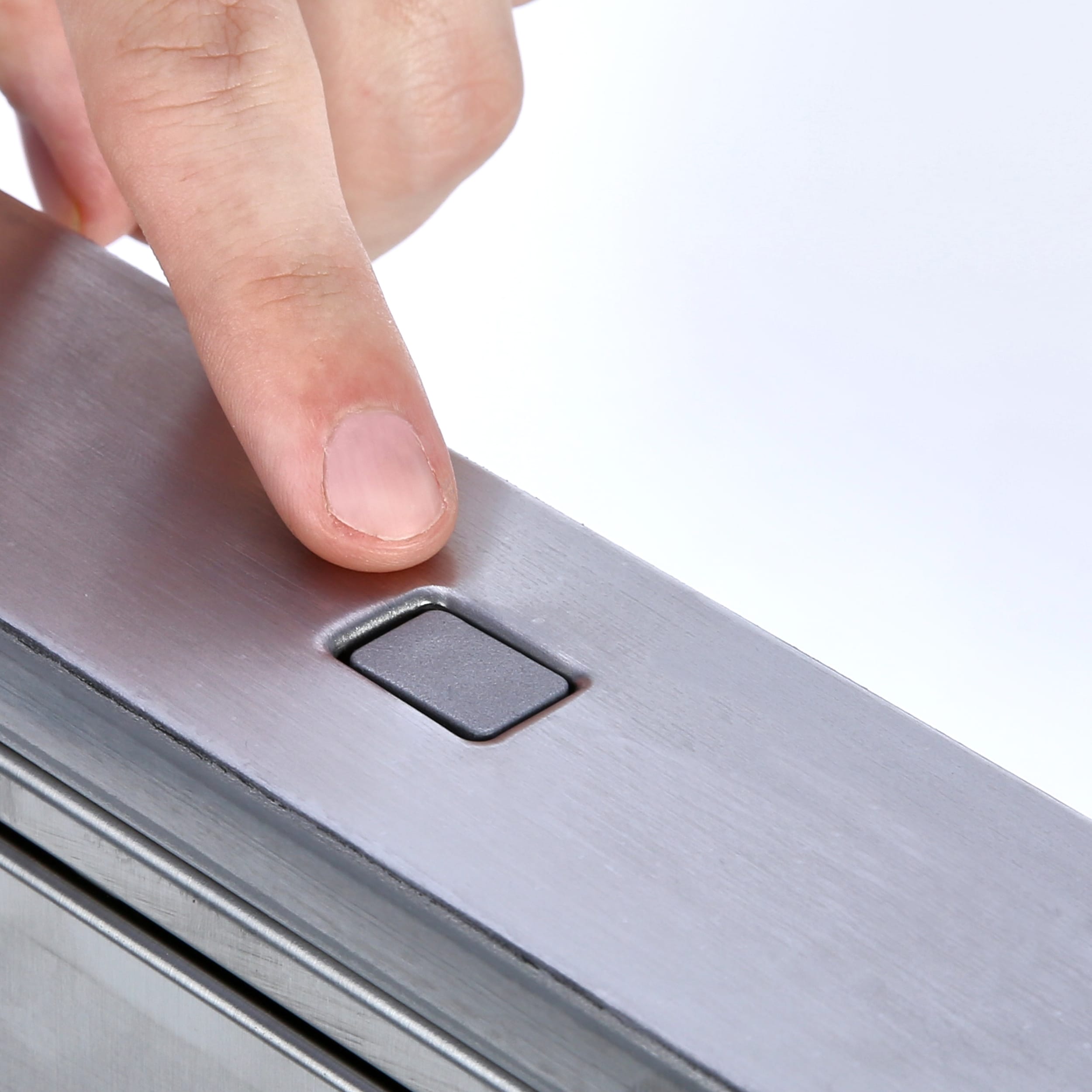 Whirlpool 30 in Telescoping Stainless Steel Downdraft Range Hood