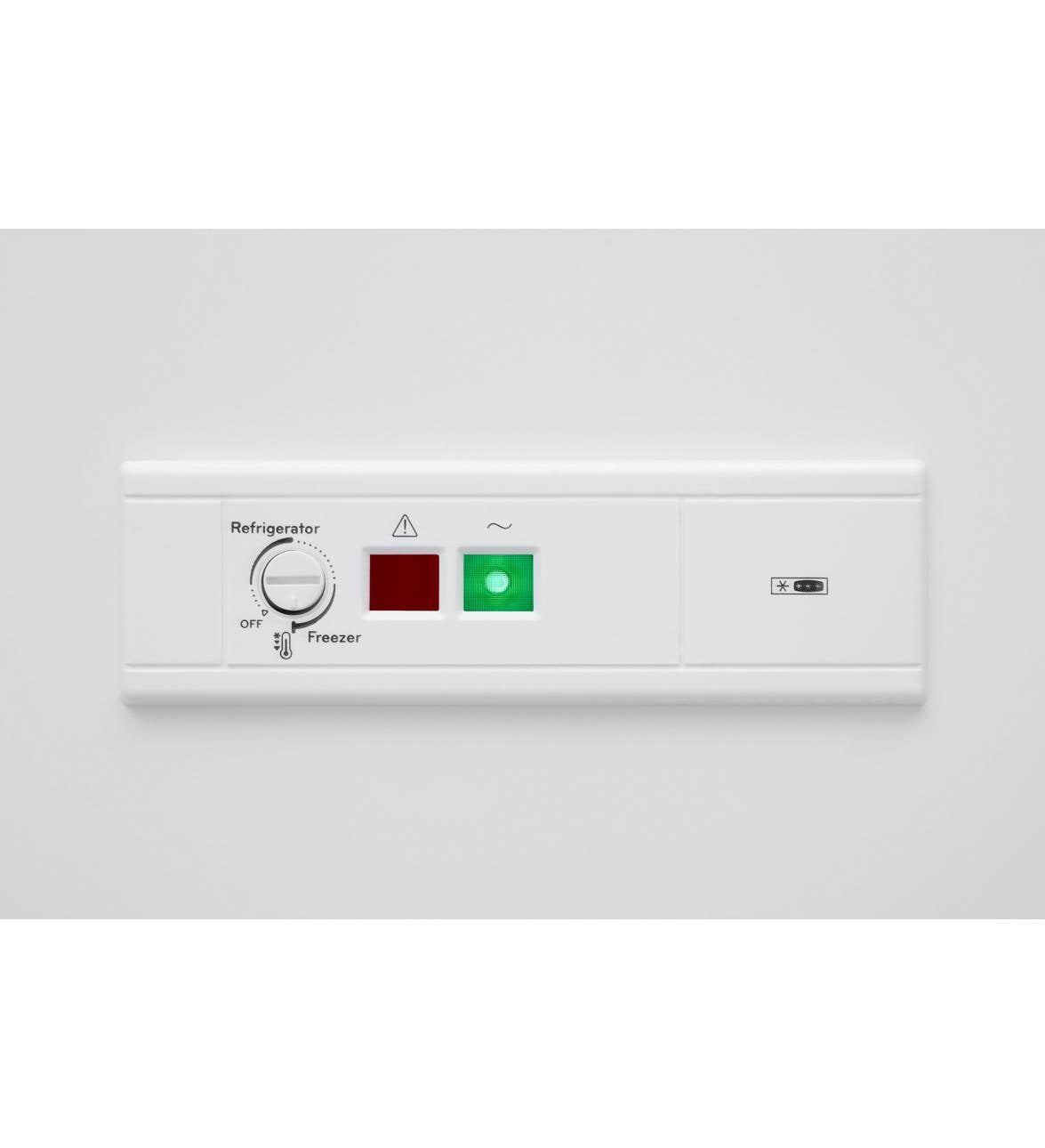 Amana Garage Ready 16 cu ft Garage Ready Manual Defrost Chest Freezer with Temperature Alarm White