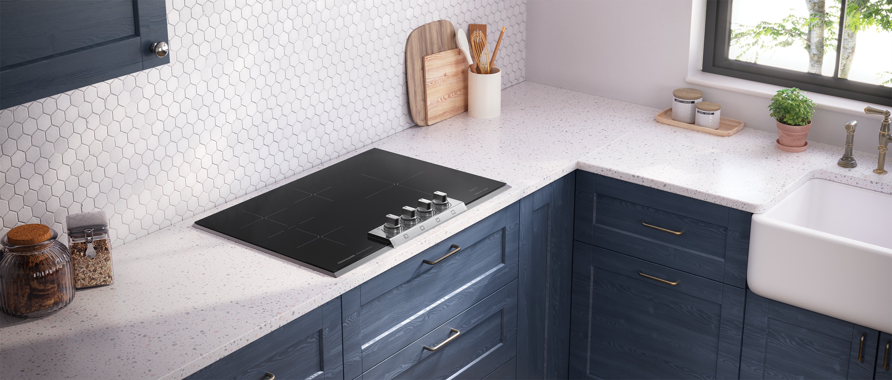 Frigidaire Professional 30-in 4 burners Stainless steel Induction Cooktop with Bridge Element