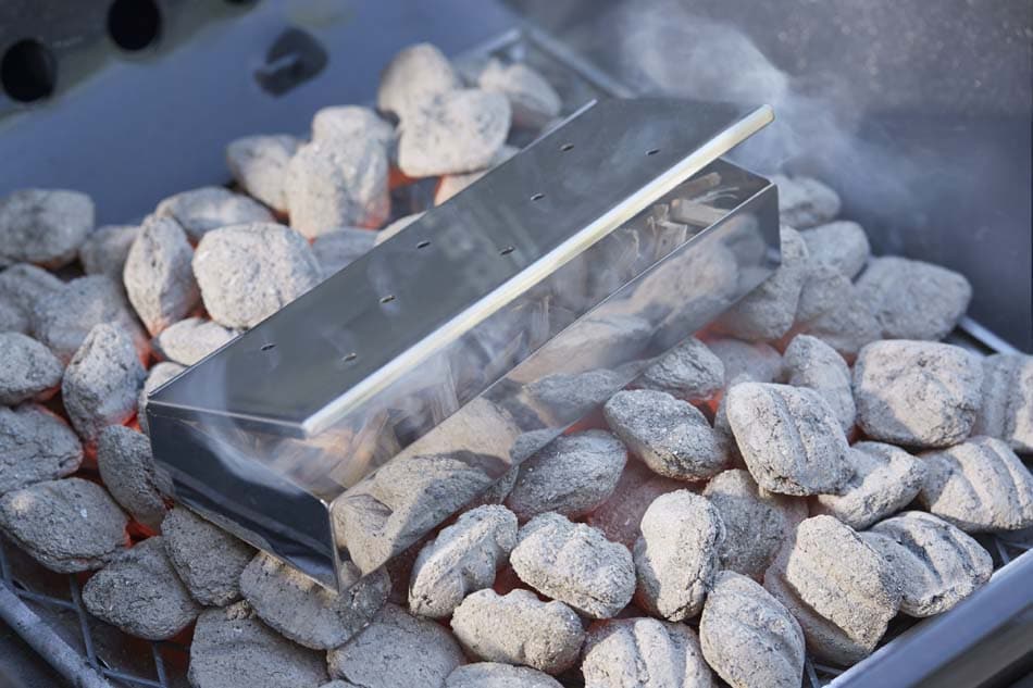 Master Forge 3.6-in L x 9 W x 1.7 H Stainless steel Smoker Box Hinged Top