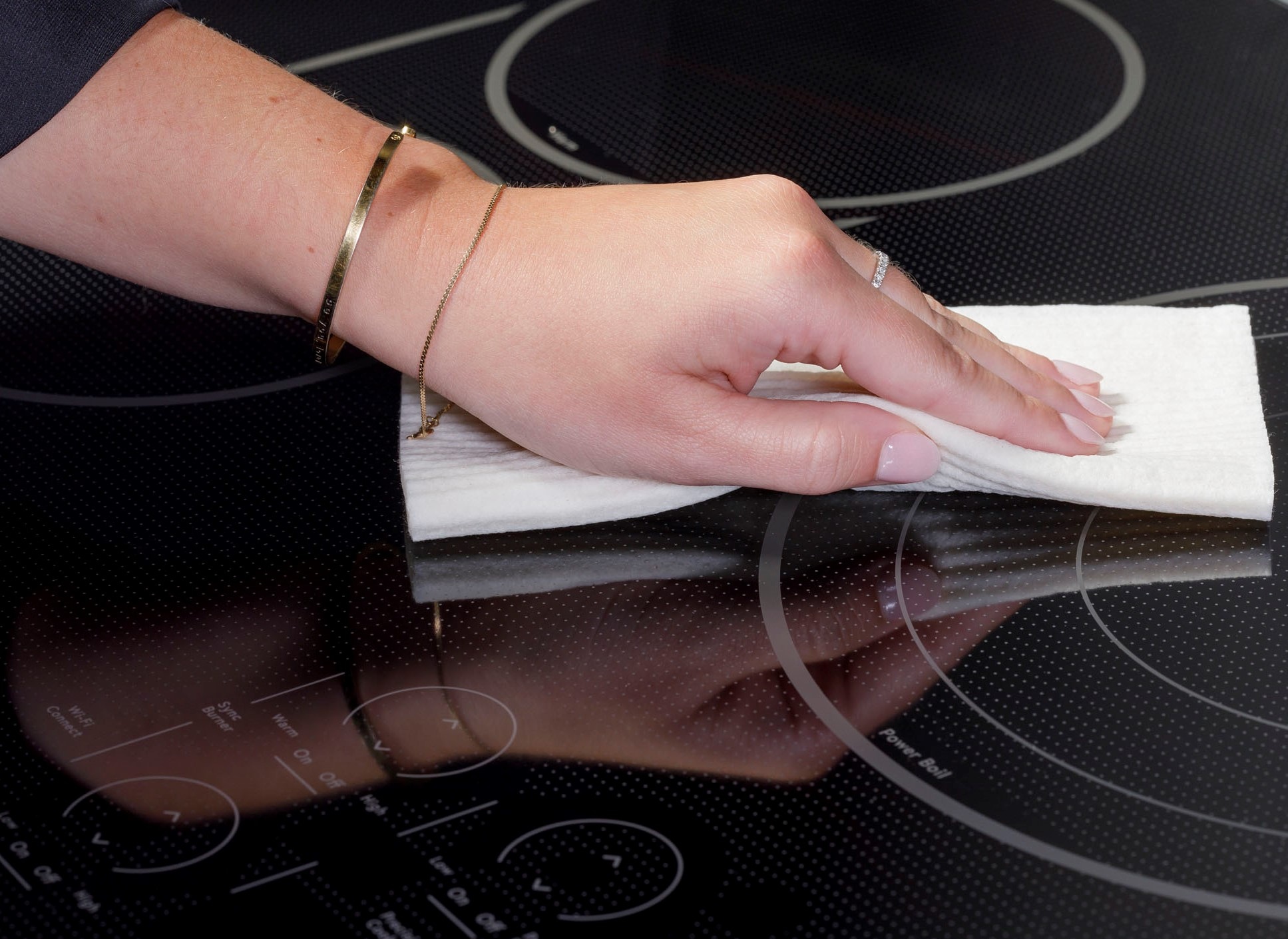 Cafe 30-in 5 burners Smooth Surface (Radiant) Black Smart Compatible Electric Cooktop with Bridge Element