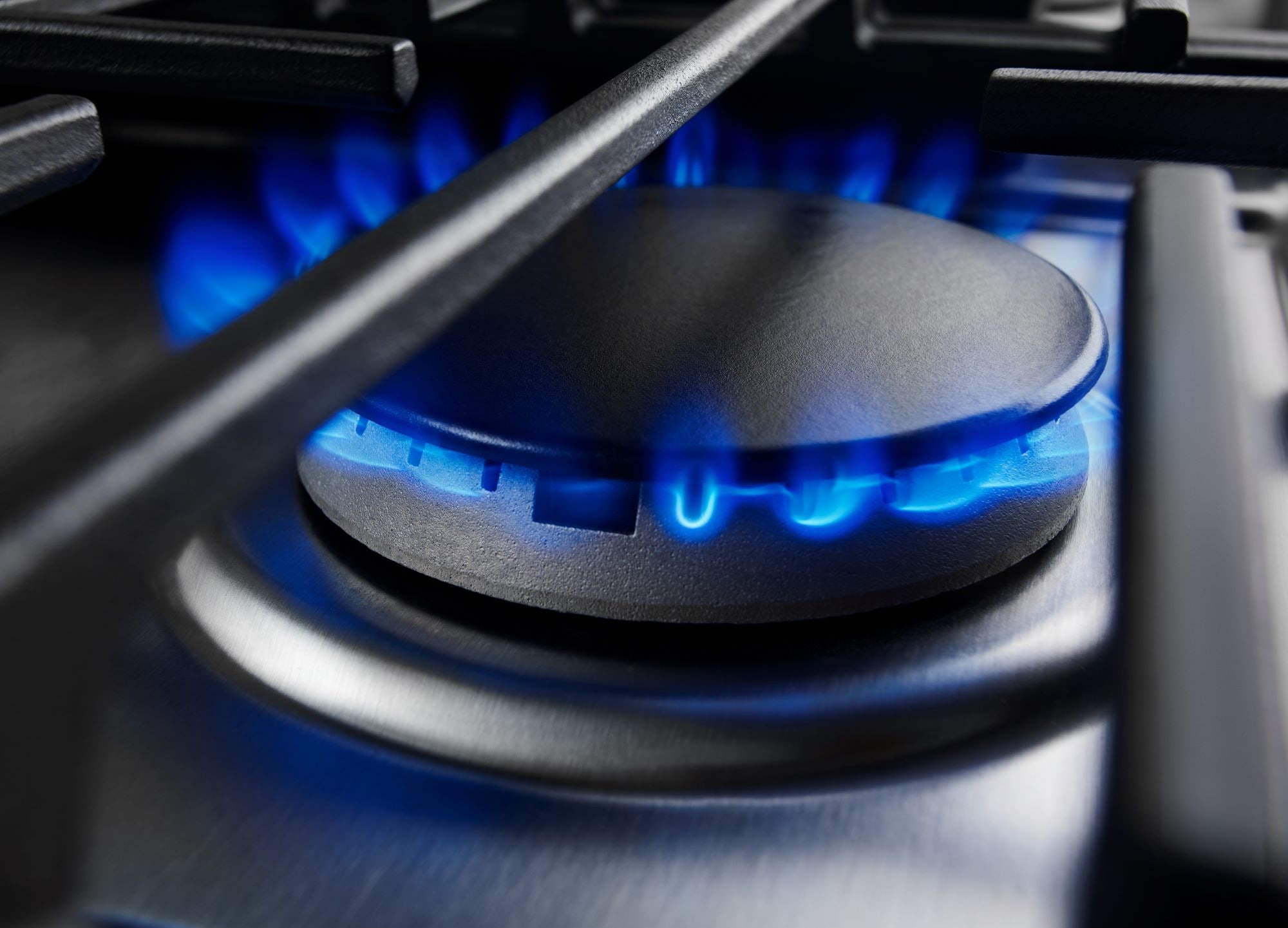 KitchenAid Deep Recessed 4 Burners Self Cleaning Convection with Downdraft Exhaust Stainless Steel Common 30 in Actual 29 875 in