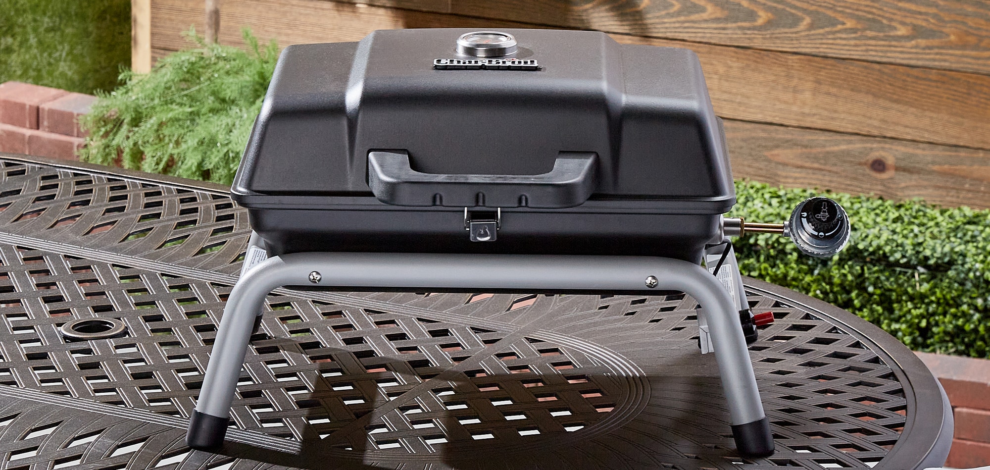 Charbroil 240.0-Sq. in Black Portable Liquid propane Grill