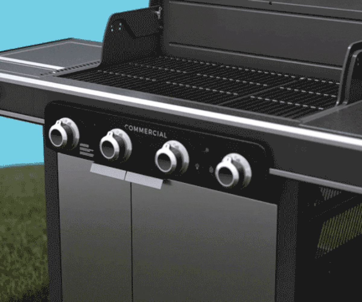 Charbroil Commercial Series Grill and Griddle Combo Stainless Steel 4 -Burner Infrared Liquid Propane and Natural Gas Grill 1 -Side Burner