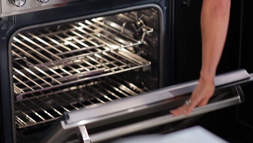 KitchenAid 30-in Glass Top 5 burners 7.1-cu ft Convection Oven Slide-In Electric Range ( Stainless steel )