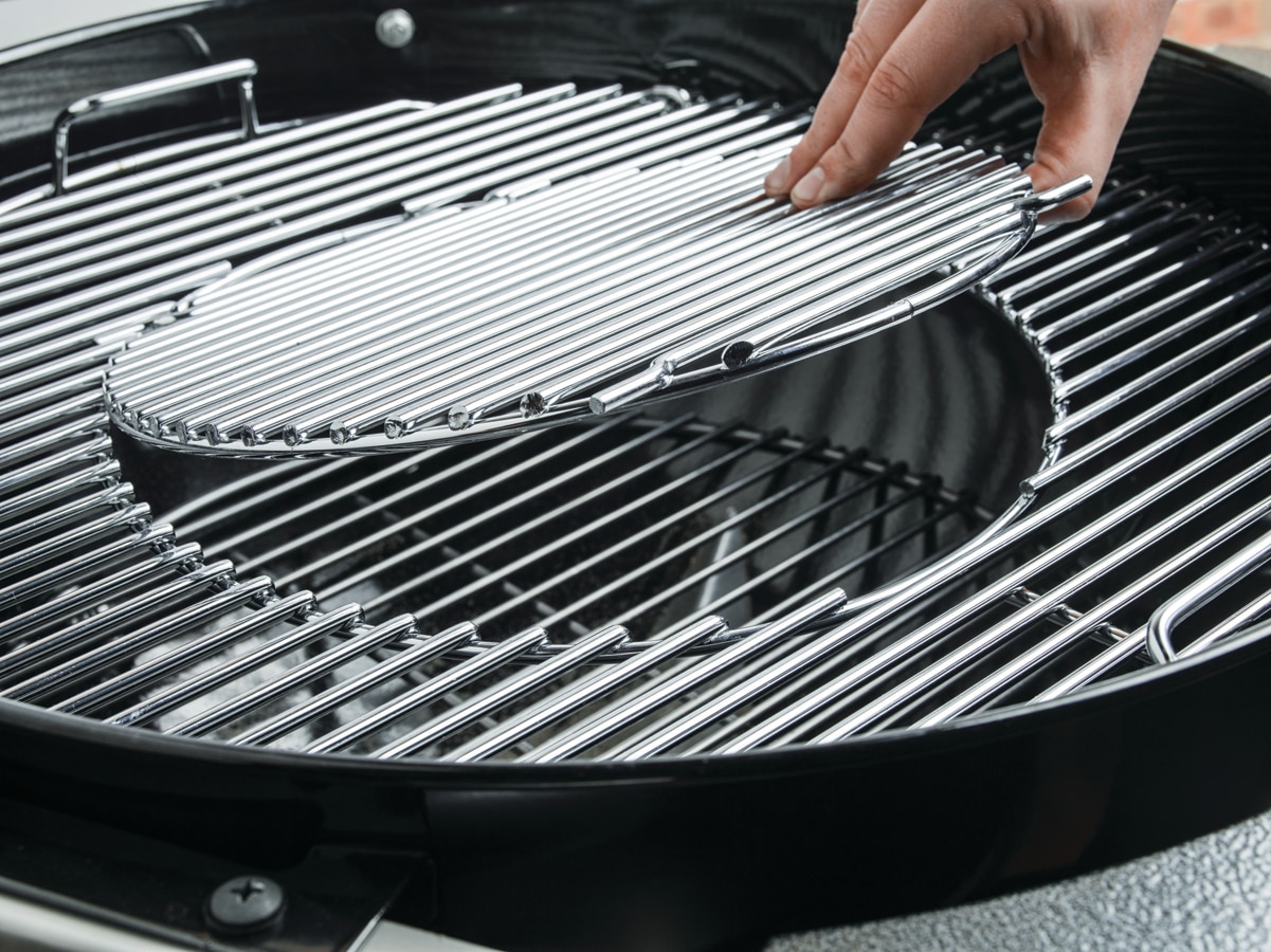 Weber Performer 22-in W Black Kettle Charcoal Grill