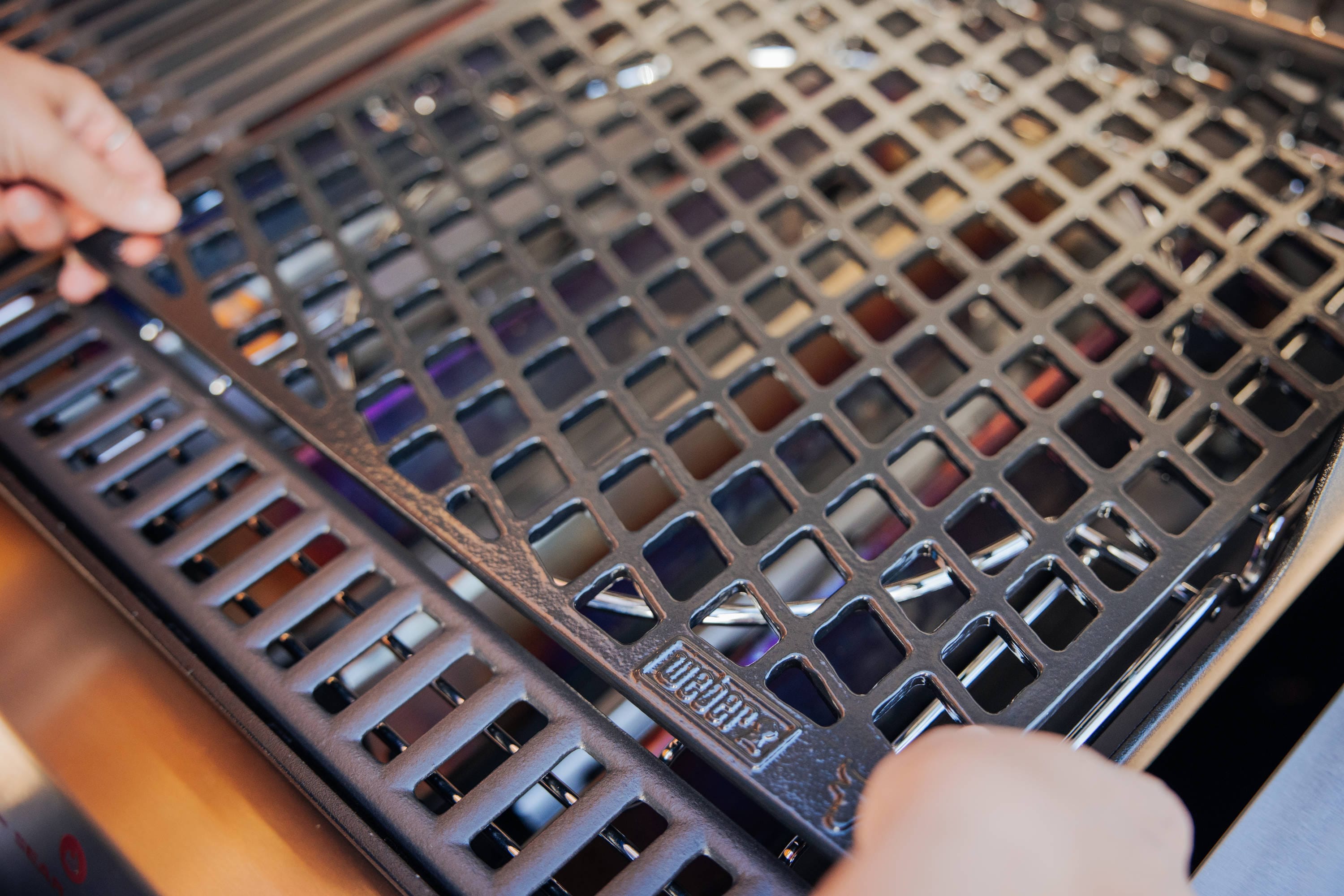 Weber Crafted 19.20-in x 18.30-in Rectangle Porcelain-coated cast iron Cooking grate