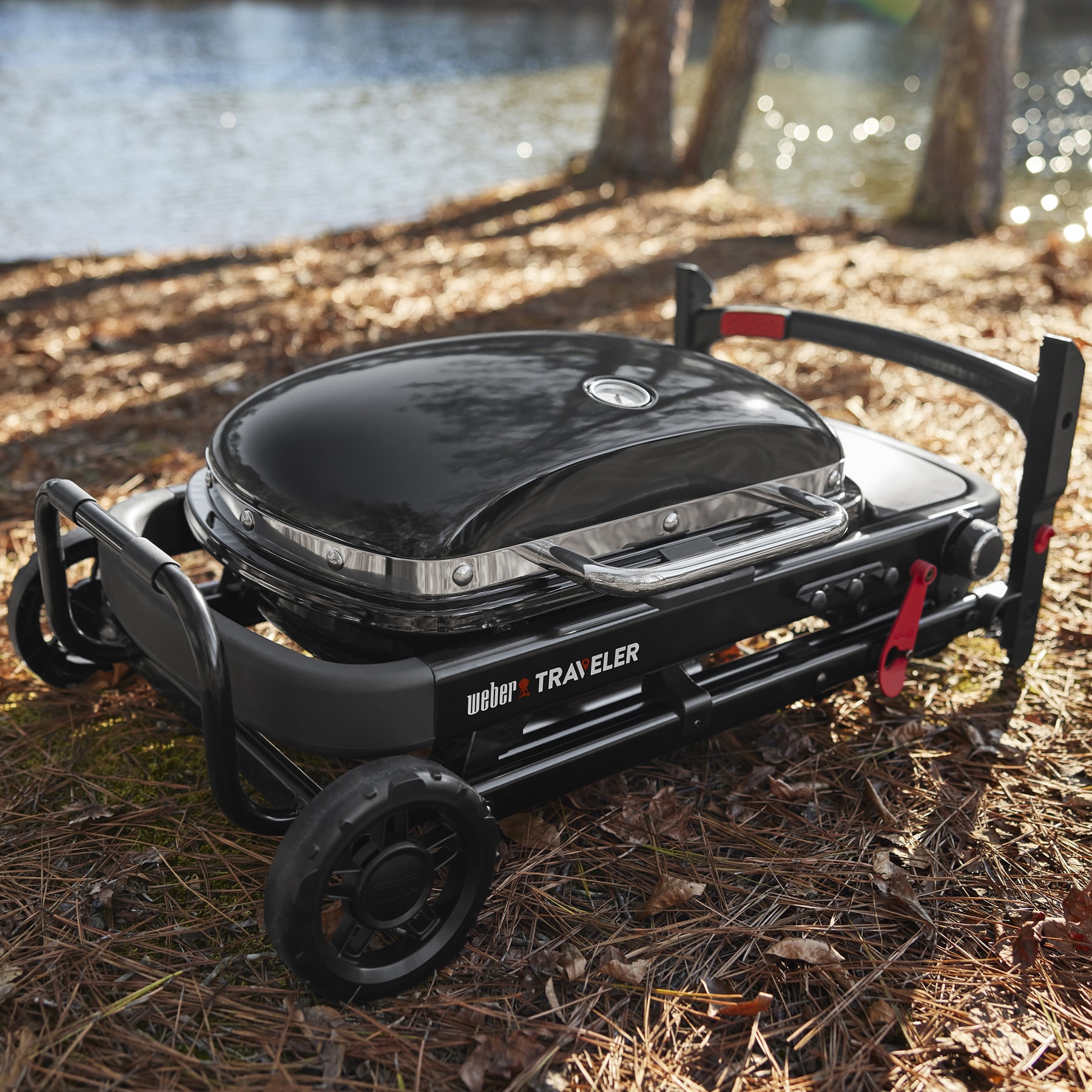 Weber Traveler Compact 240-Sq. in Black Portable Liquid propane Grill