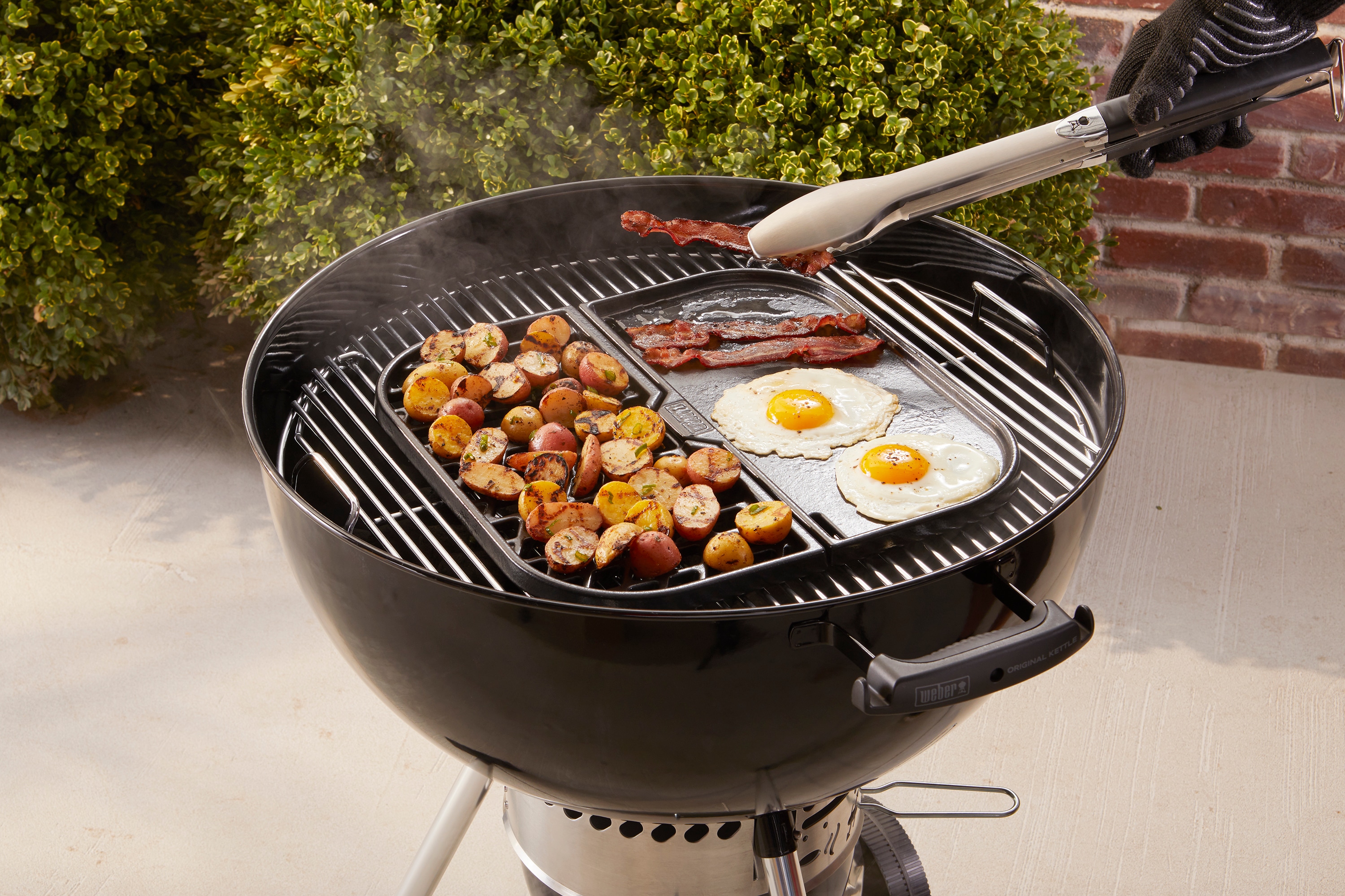 Weber Porcelain-Enameled Cast-Iron Griddle