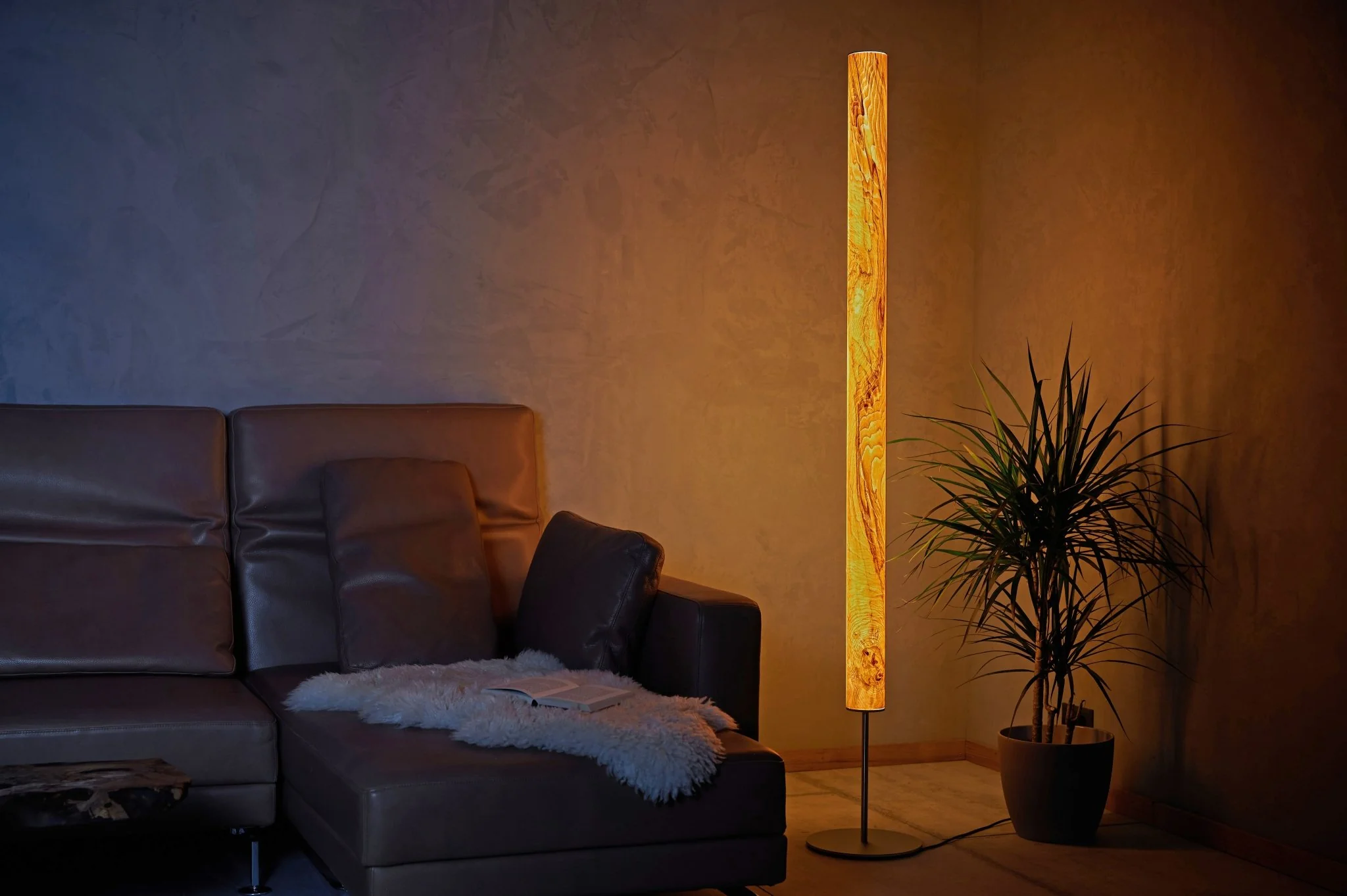 Gracia Stehlampe Olivesche Maser - mit Stab