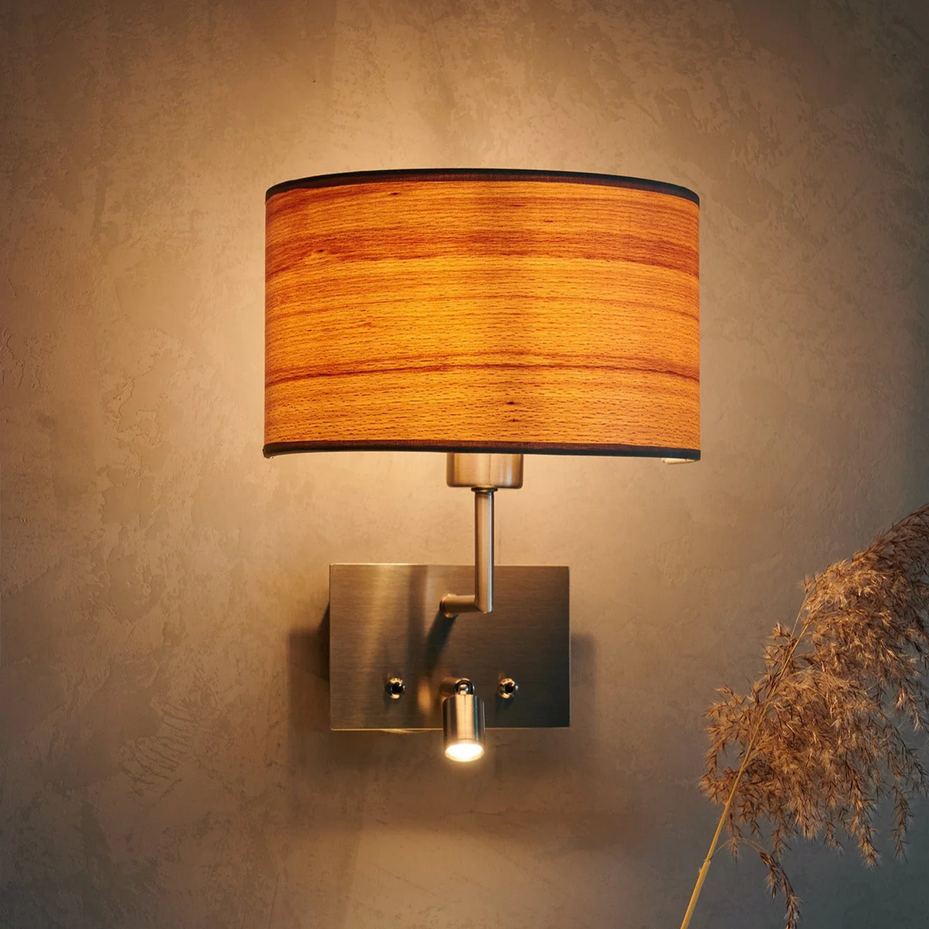 Wandlampe mit Leselicht Cortexa Kernbuche