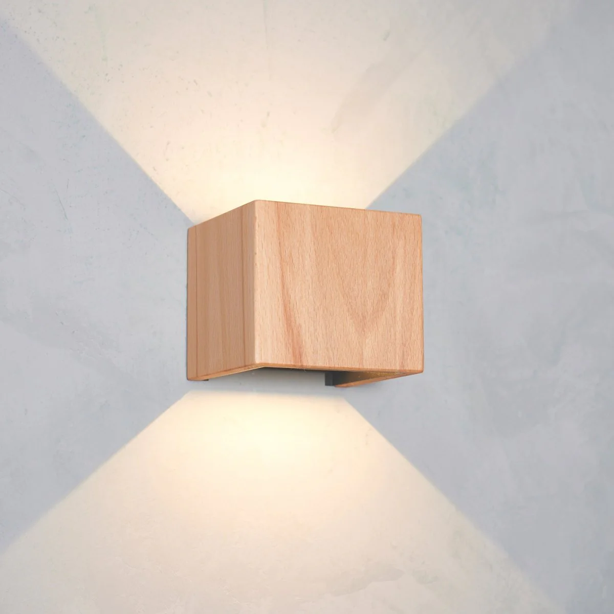 Cubus Wandleuchte Kernbuche