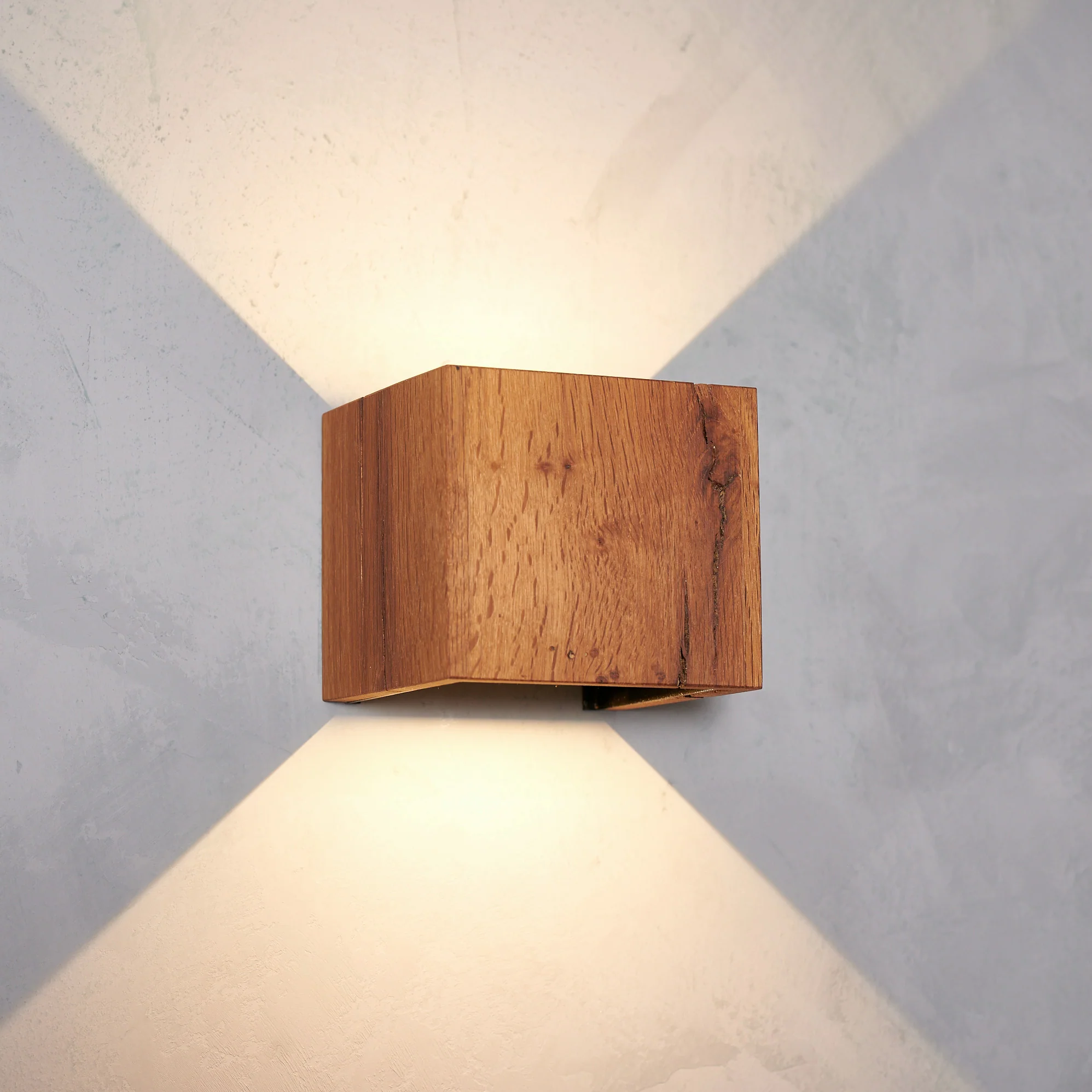 Cubus Wandleuchte Eiche rustikal