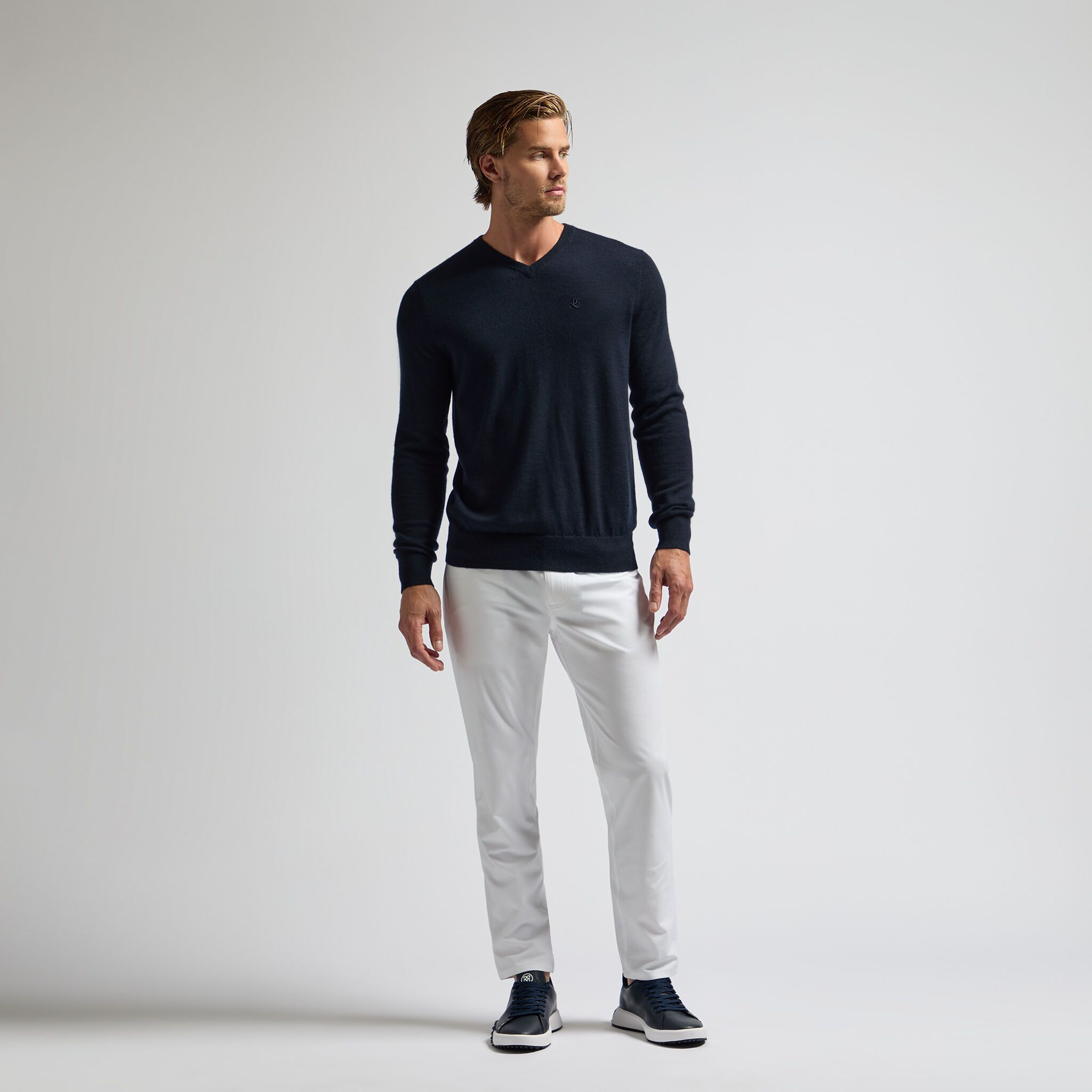 VERSE V NECK CASHMERE SWEATER