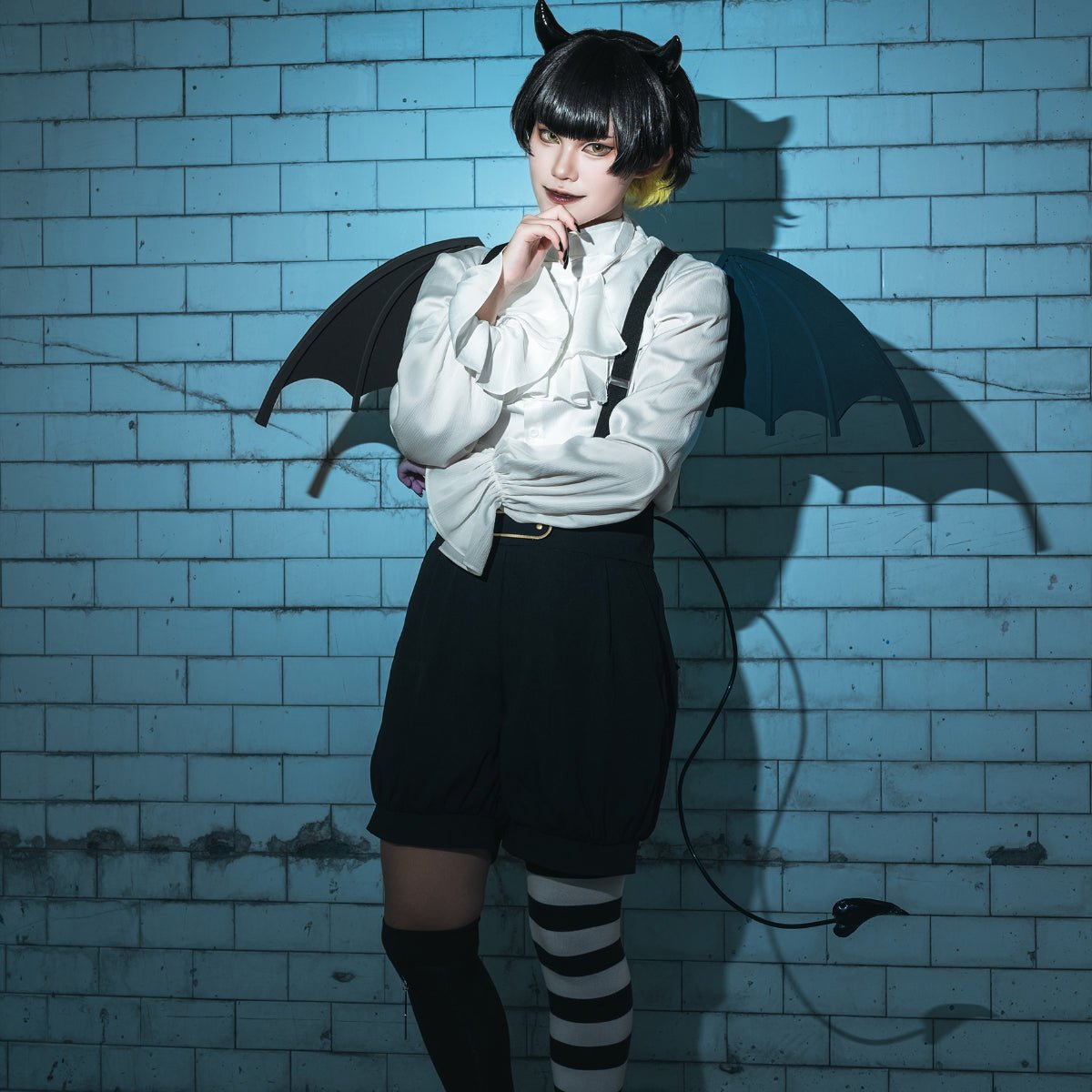 Blue Lock Anime Bachira Cosplay Kostüm Perücke Engel und Dämonen Böses Horn Schwanz Hemd Shorts Rosennetz