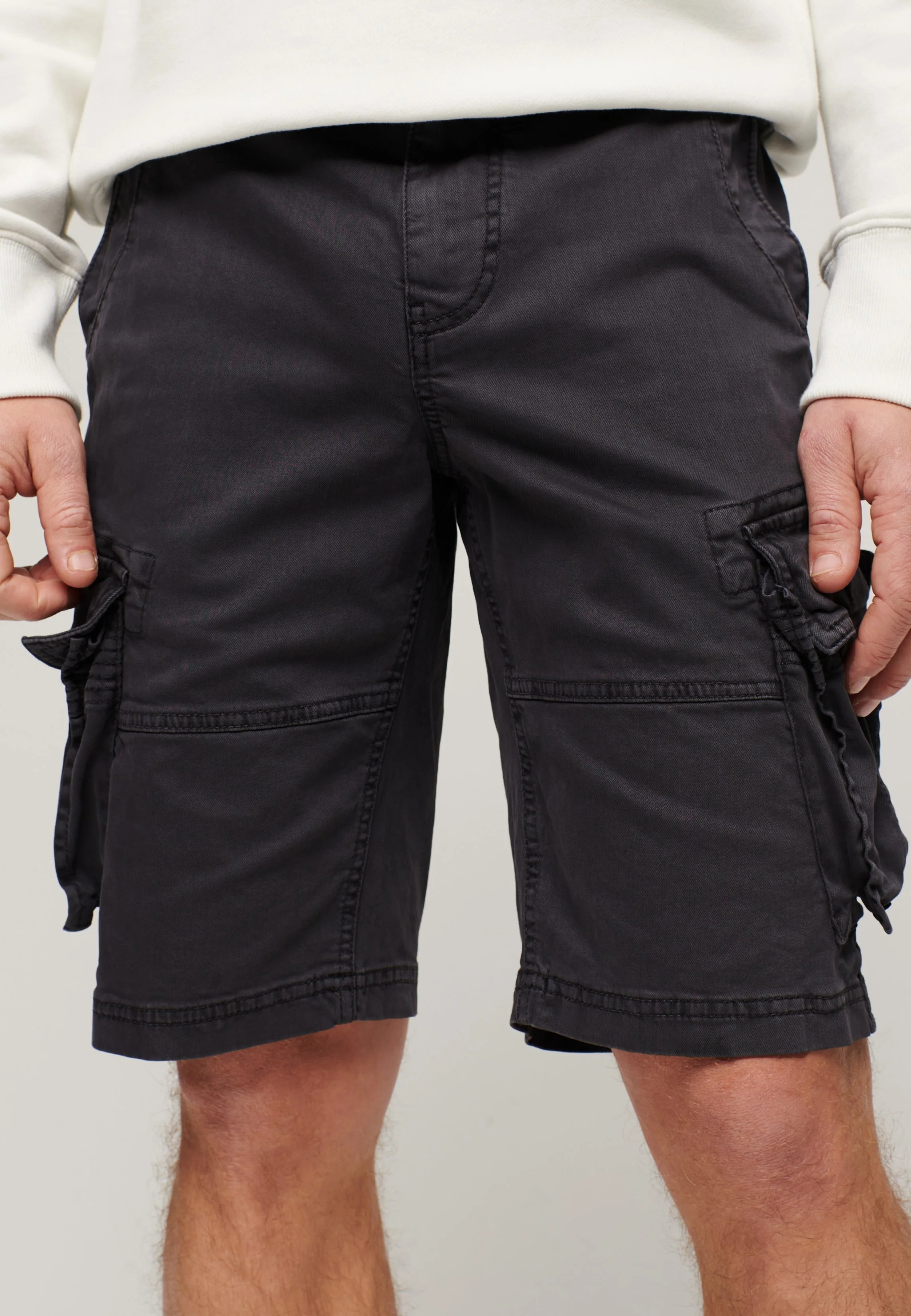 Core Cargo Short