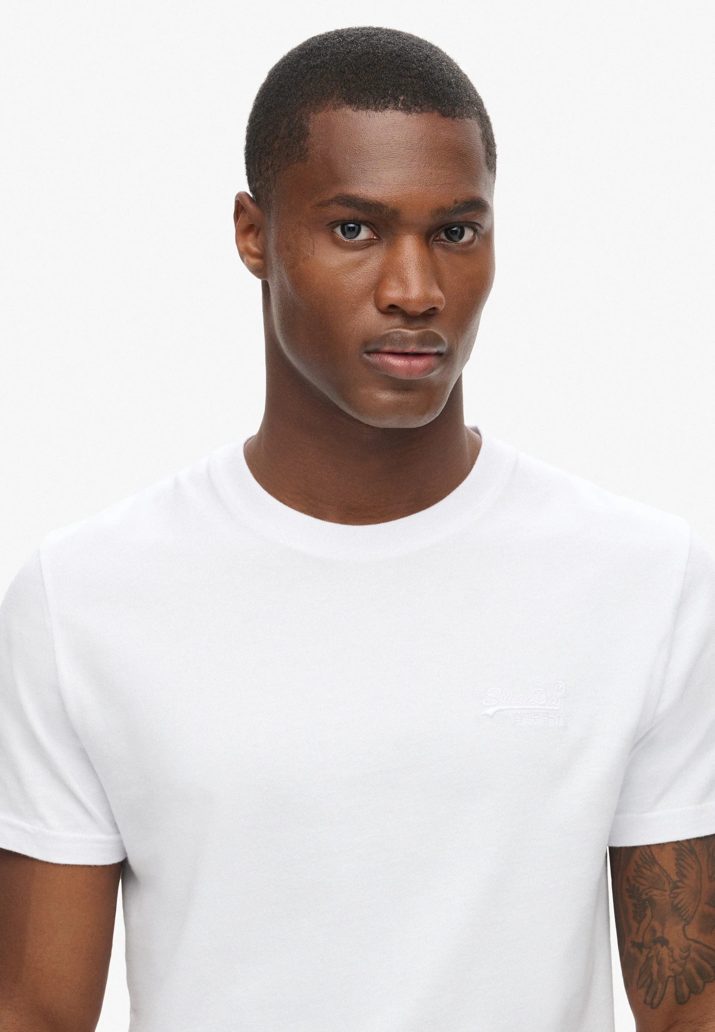 Essential Logo Emb T-Shirt