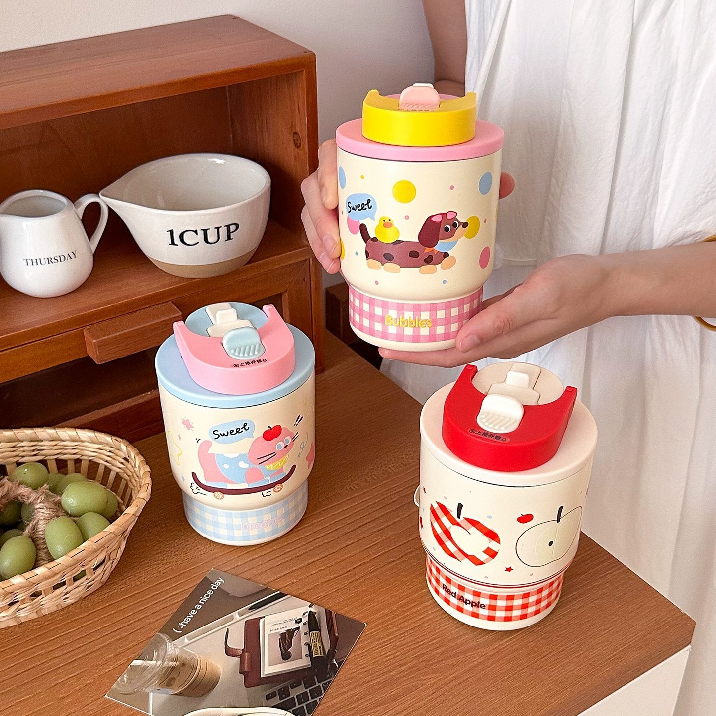 Red Apple Pattern Travel Mug