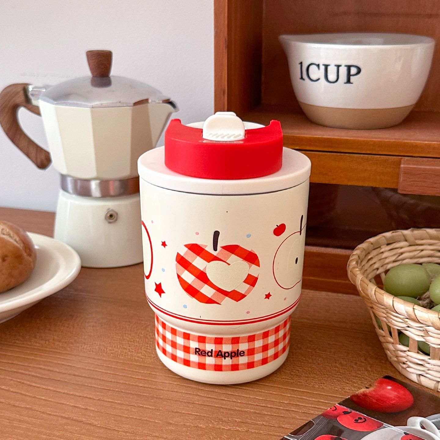 Red Apple Pattern Travel Mug