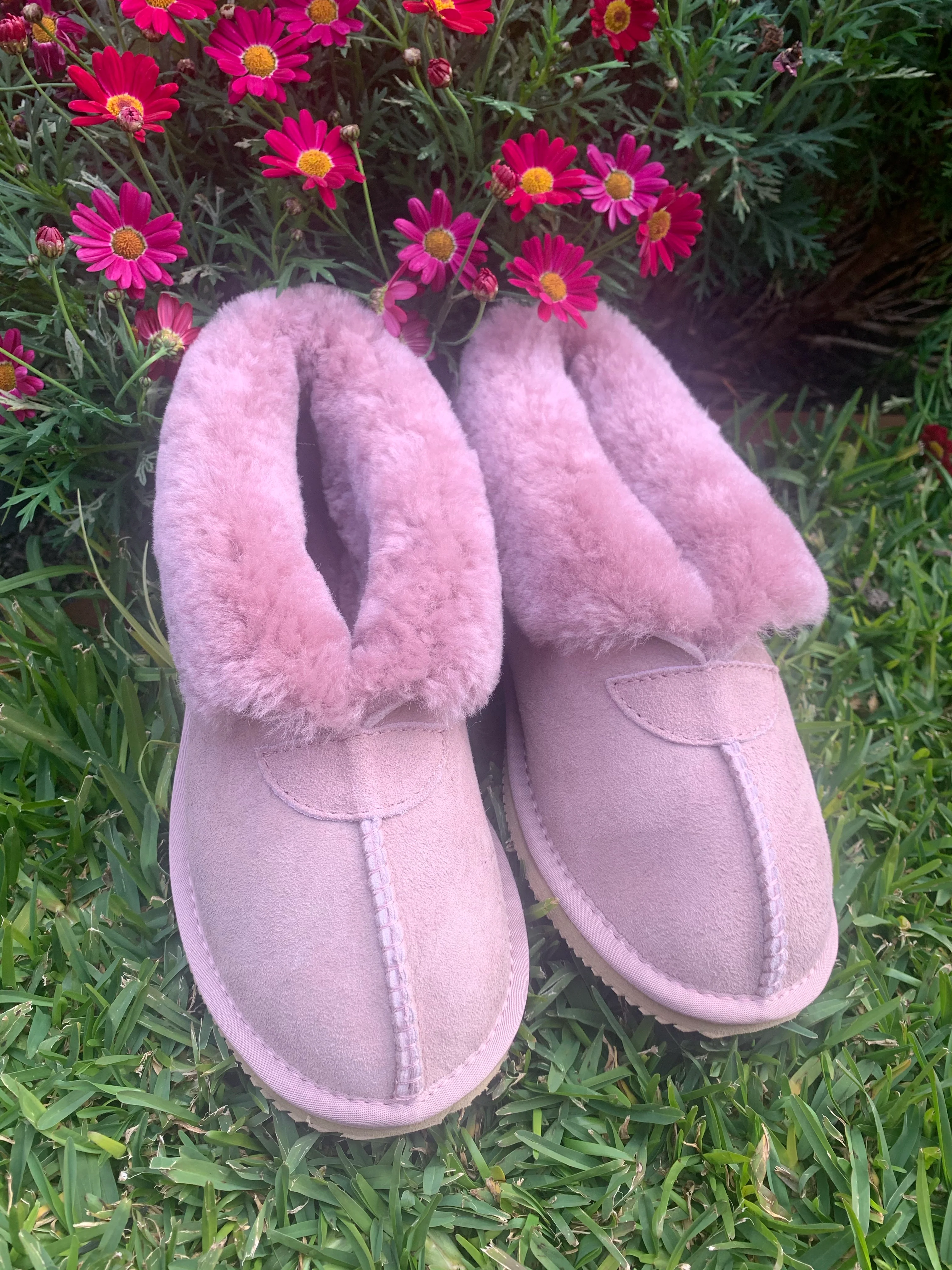 PRINCESS UGG SLIPPERS - 100% AUSTRALIAN SHEEPSKIN INDOOR SLIPPERS -  Lavender - Sheepskin Ugg Boots