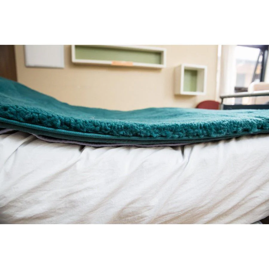 MEDICAL SHEEPSKIN UNDERLAY - 150CM X 200CM - CSIRO CERTIFIED - AS4480.1 - Sheepskin Ugg Boots