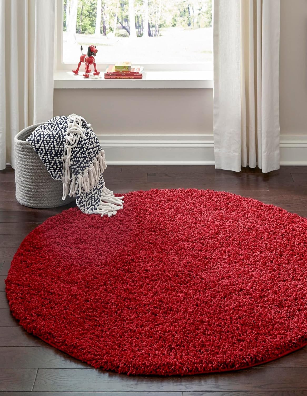 Rugs.com - Über Cozy Solid Shag Collection Rug – 8 Ft Round Cherry Red Shag Rug Perfect for Kitchens, Dining Rooms