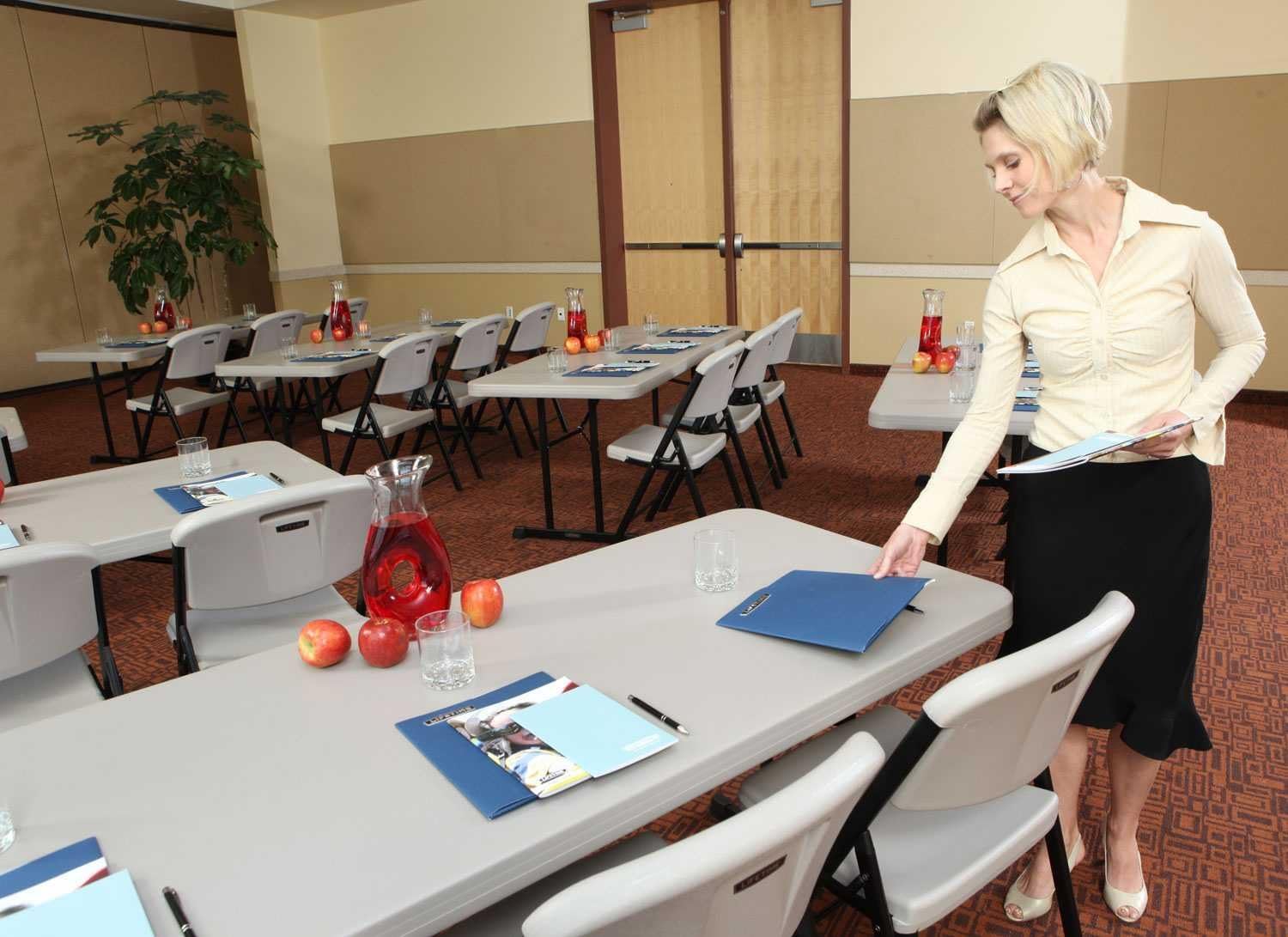 Lifetime 80126 6' Professional Grade Folding Table