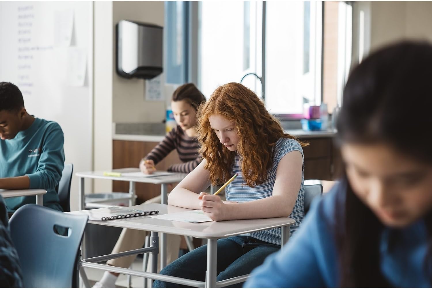 HON SmartLink 26-inch W Rectangle Student Desk, White/Platinum Metallic, 2 Per Carton (HONRECT2026EG1) (HONRECT2026EG1T)