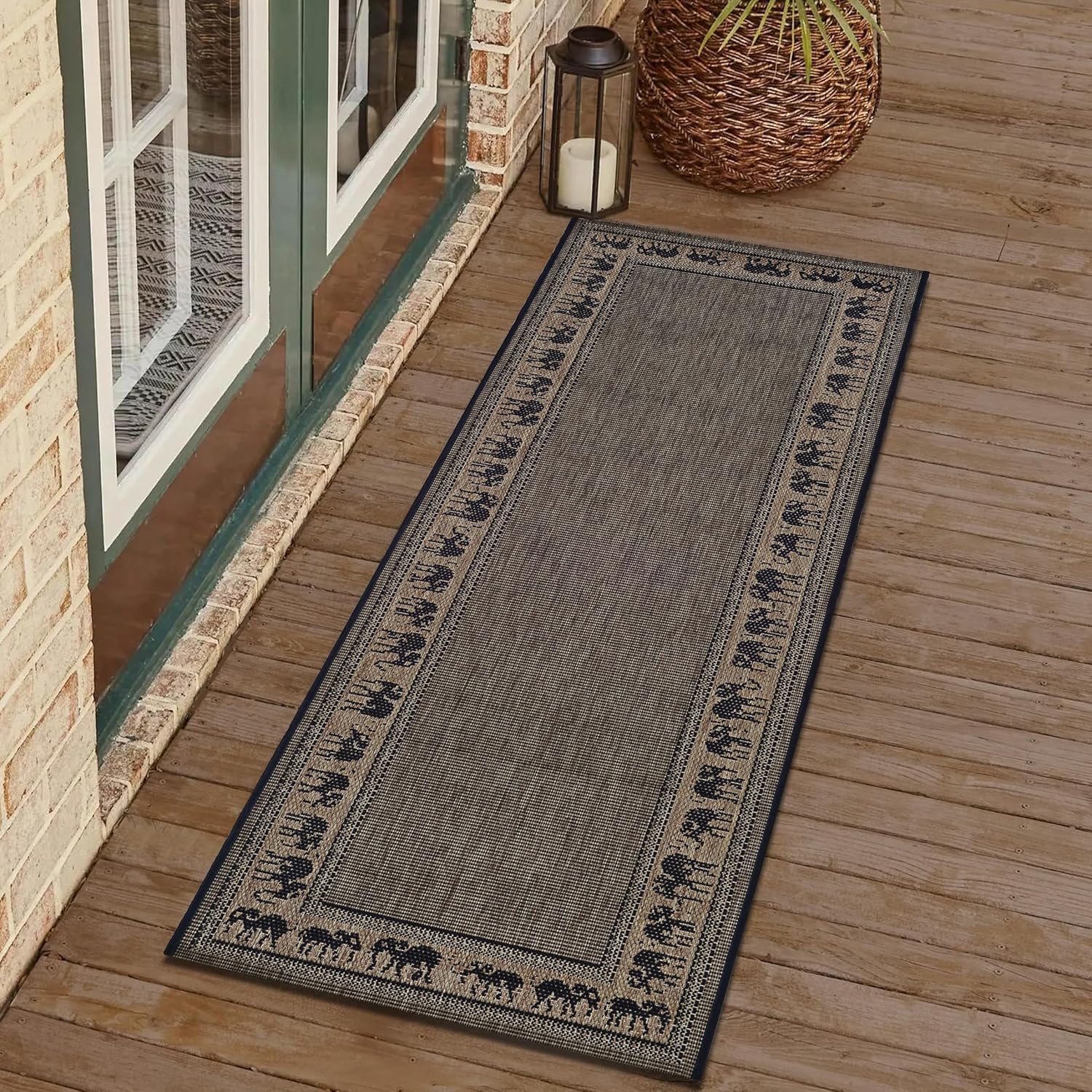 Couristan Recife Elephant Indoor/Outdoor Area Rug, 2'3