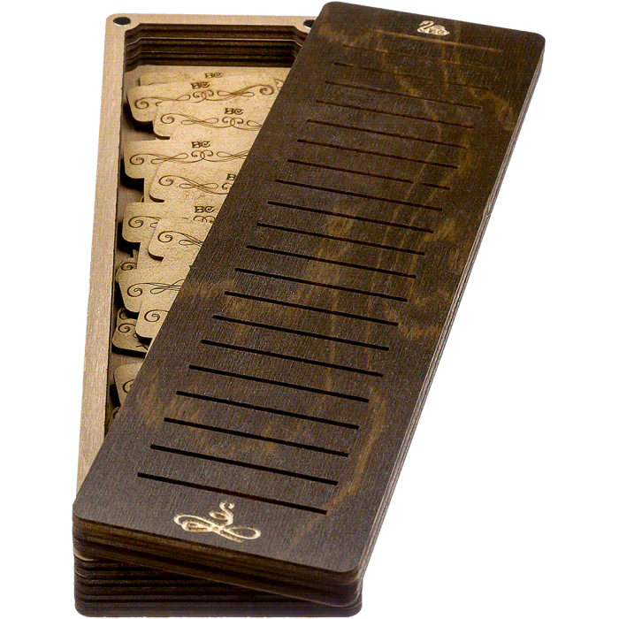 Box for handicraft + 23 bobbins