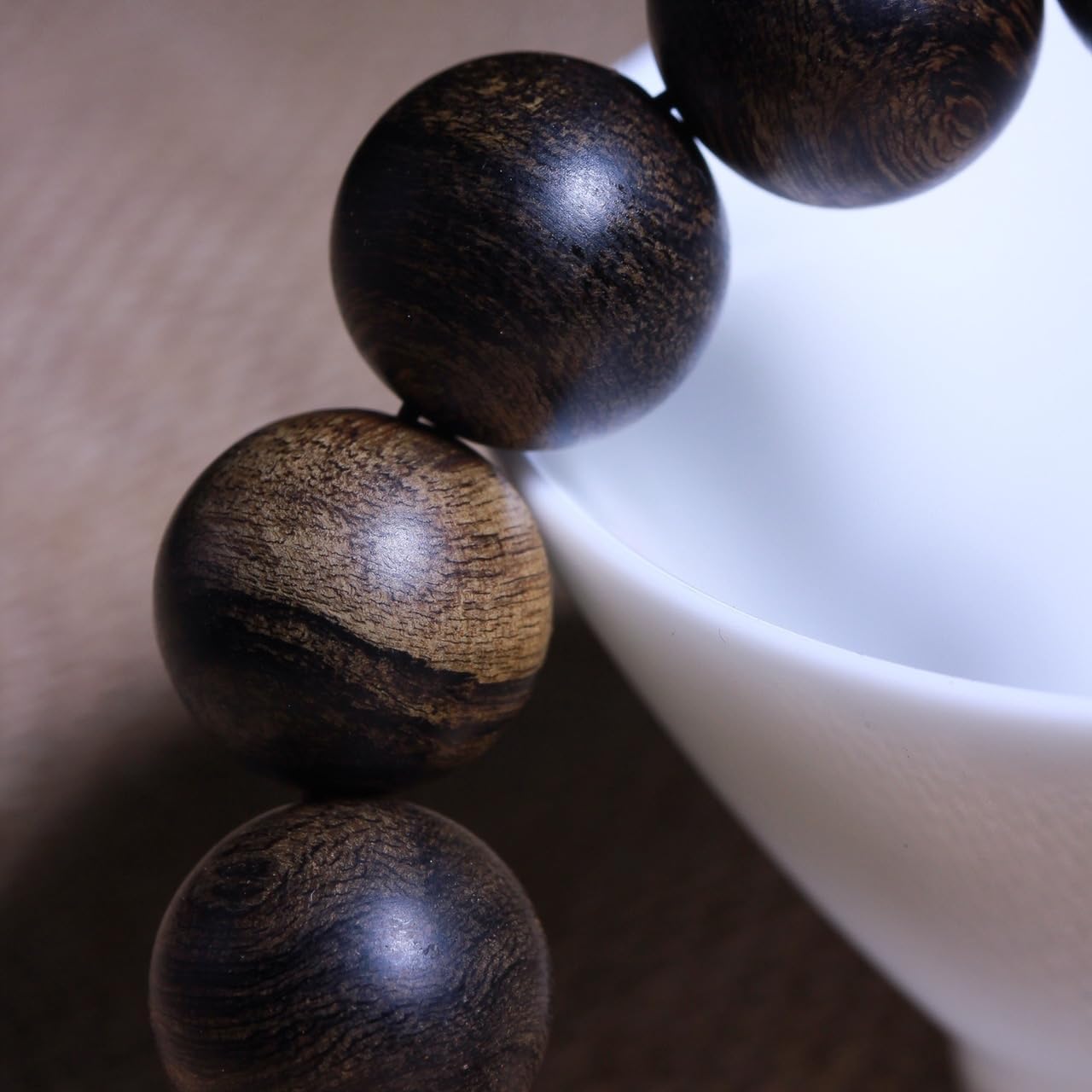 Natural Daraqan Agarwood 16mm Old Material Buddha Prayer Beads Nine Parts Sink Water