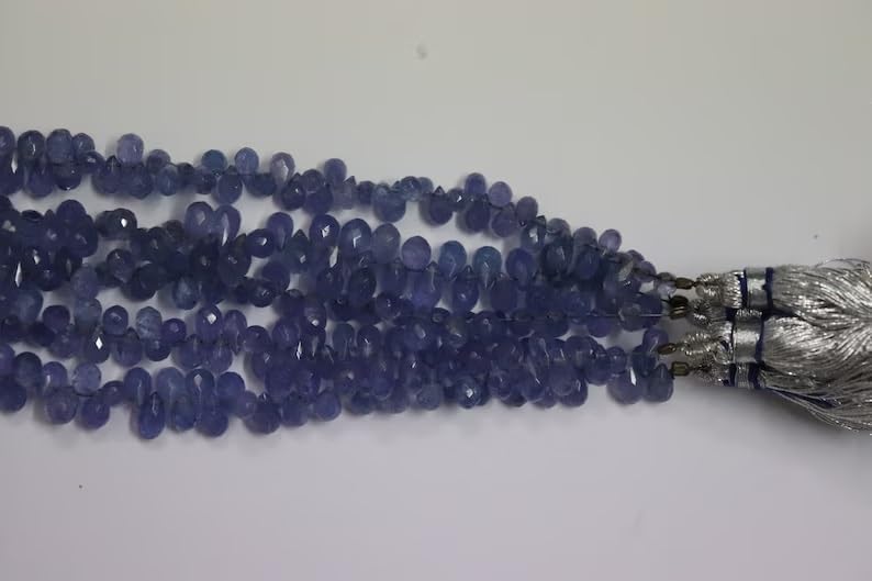 Tanzanite Faceted Drops Beads 4 * 6 mm Briollete Tanzanite Drill Drops Beads Tanzanite Tear Drops Wholesale Beads