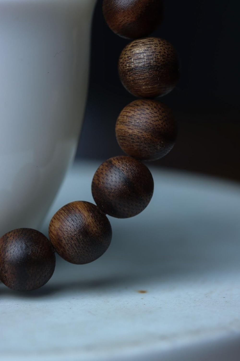 Agarwood 10mm Hainan White Chess Agarwood Flower Bead Strand Buddha Bead Submerged Grade