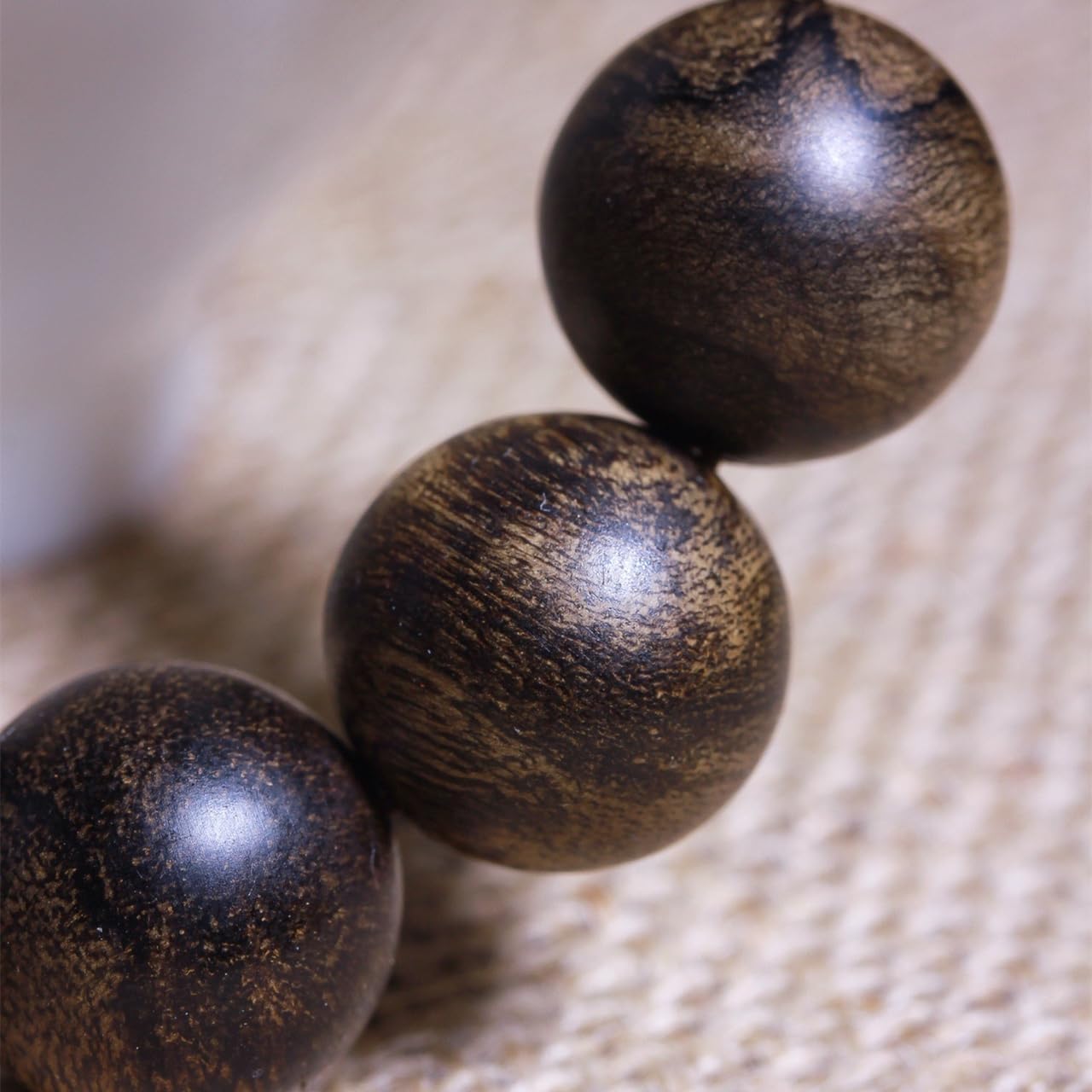 Natural Daraqan Agarwood 16mm Old Material Buddha Prayer Beads Nine Parts Sink Water