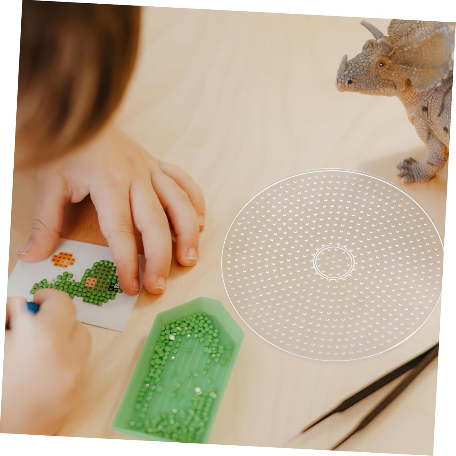 Lurrose 4sets Plastic Bead Pegboard Large Craft Beads Board Interlocking Shape Boards for Boys and Girls DIY Play and Decorations