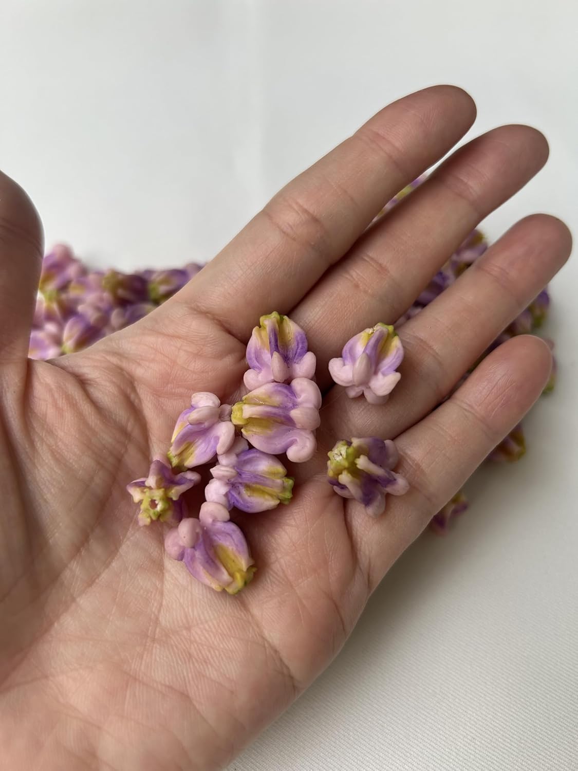 100 PCS Large Calortopis Gigantea Crown Flower Hand-Painted Clay Beads (01) for Jewelry Making DIY Craft Supplies (Pink-Purple)