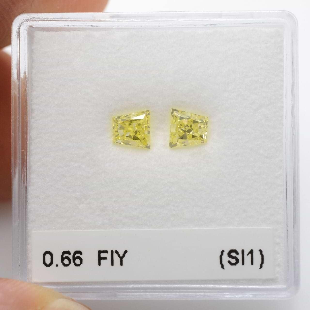 Leibish & co 0.66Cts Fancy Intense Yellow Loose Diamond Natural Color Trapezoid Shape Gift For Her Jewelry Making Loose Stone Real For Engagement Ring, Pendant, Necklace, Earring