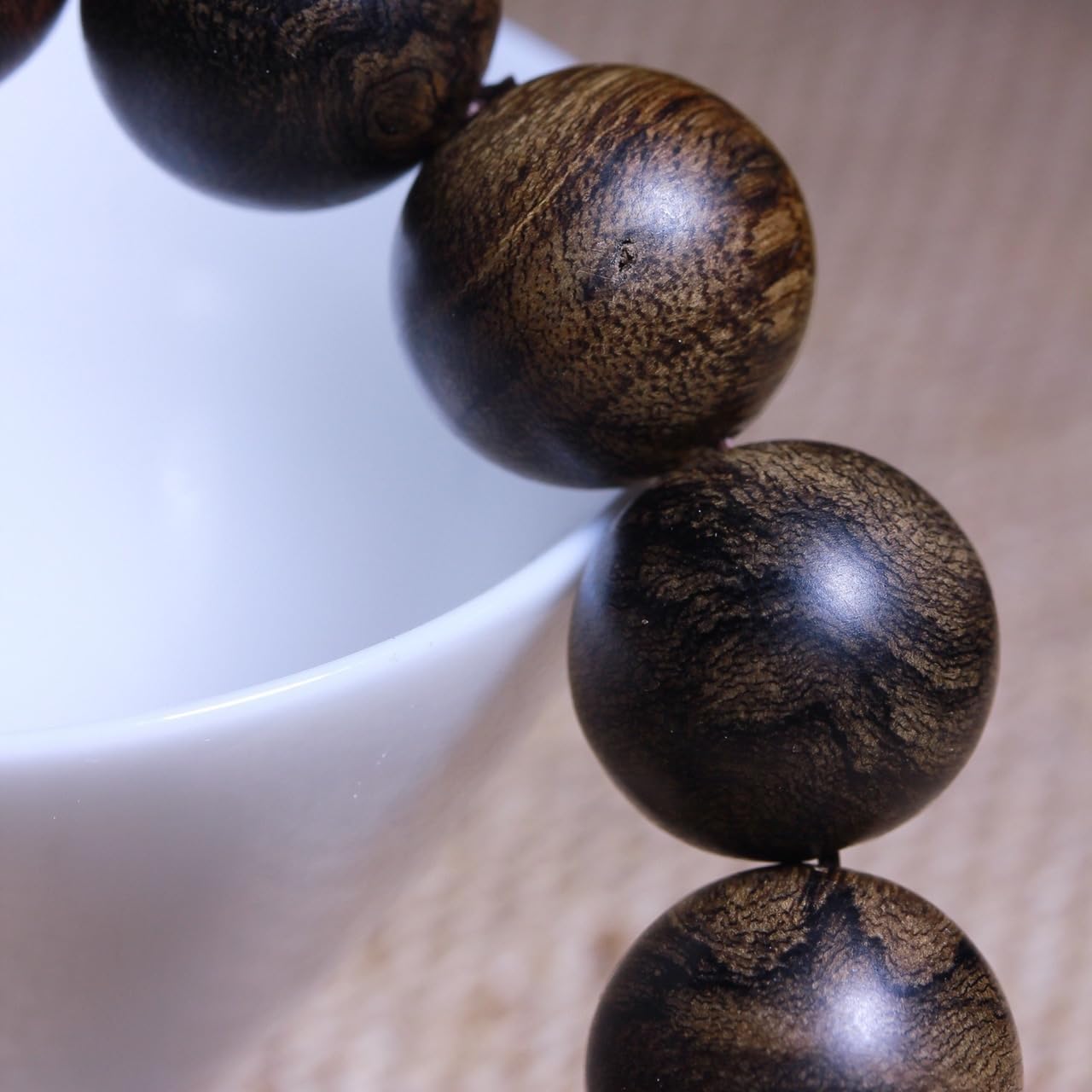 Natural Daraqan Agarwood 16mm Old Material Buddha Prayer Beads Nine Parts Sink Water