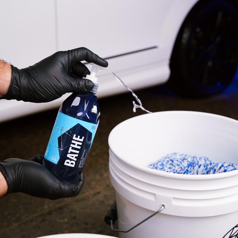 GYEON Wet Coat Kit - Hydrophobic Ceramic Spray Coating for Cars - High Gloss Solutions for Your Car Paint Wheels and Glass - Spray On Rinse Off Easy DIY Use Formula