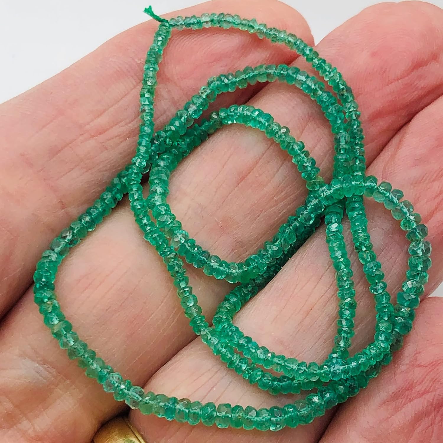 Emerald Graduated Faceted 17