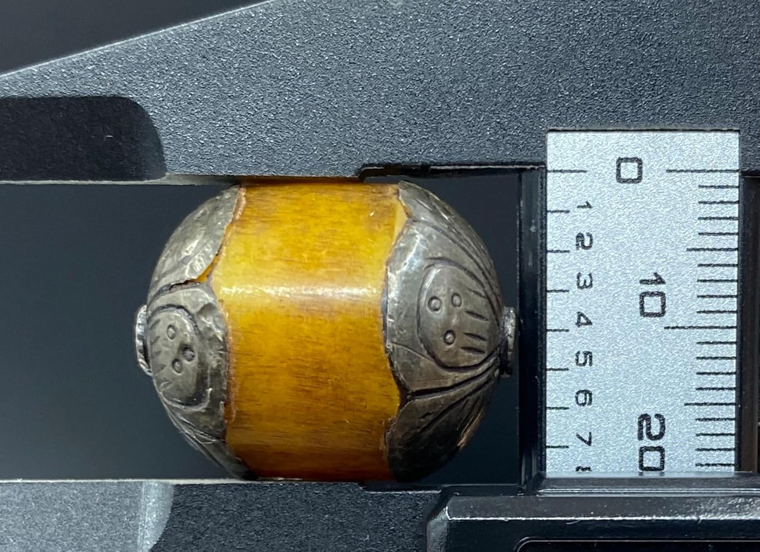 26x20mm Handmade Real Tibetan Natural Amber Bead with Ethnic Silver for Jewelry Making,7.35g Nepalese Boho Focal Bead for Necklace or Bracelet,Antique Buddha,Prayer Loose Beads (20)