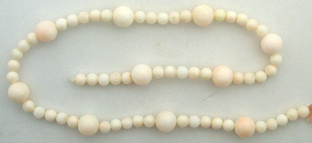 Vintage 8.3mm & 5mm Round Italian Angel Skin Coral 14