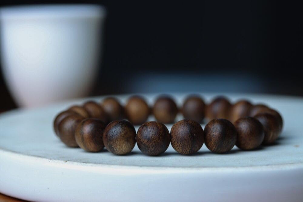 Agarwood 10mm Hainan White Chess Agarwood Flower Bead Strand Buddha Bead Submerged Grade