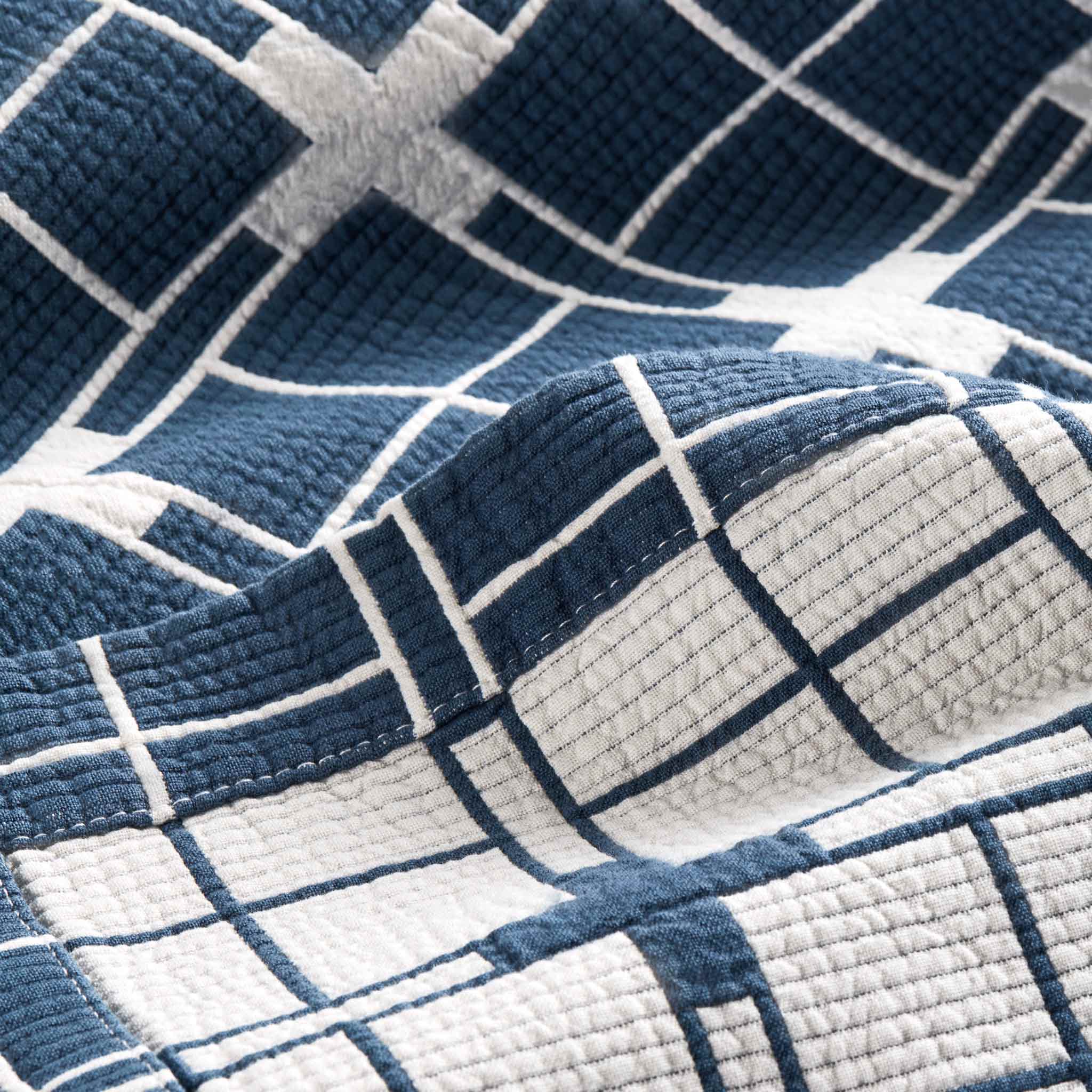 Ribbed Matelasse Sham Set