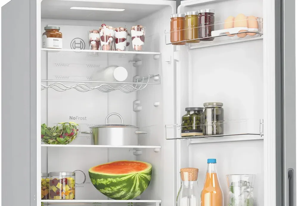 Bosch Serie 2 Freestanding 50/50 Fridge Freezer | KGN27NLEAG