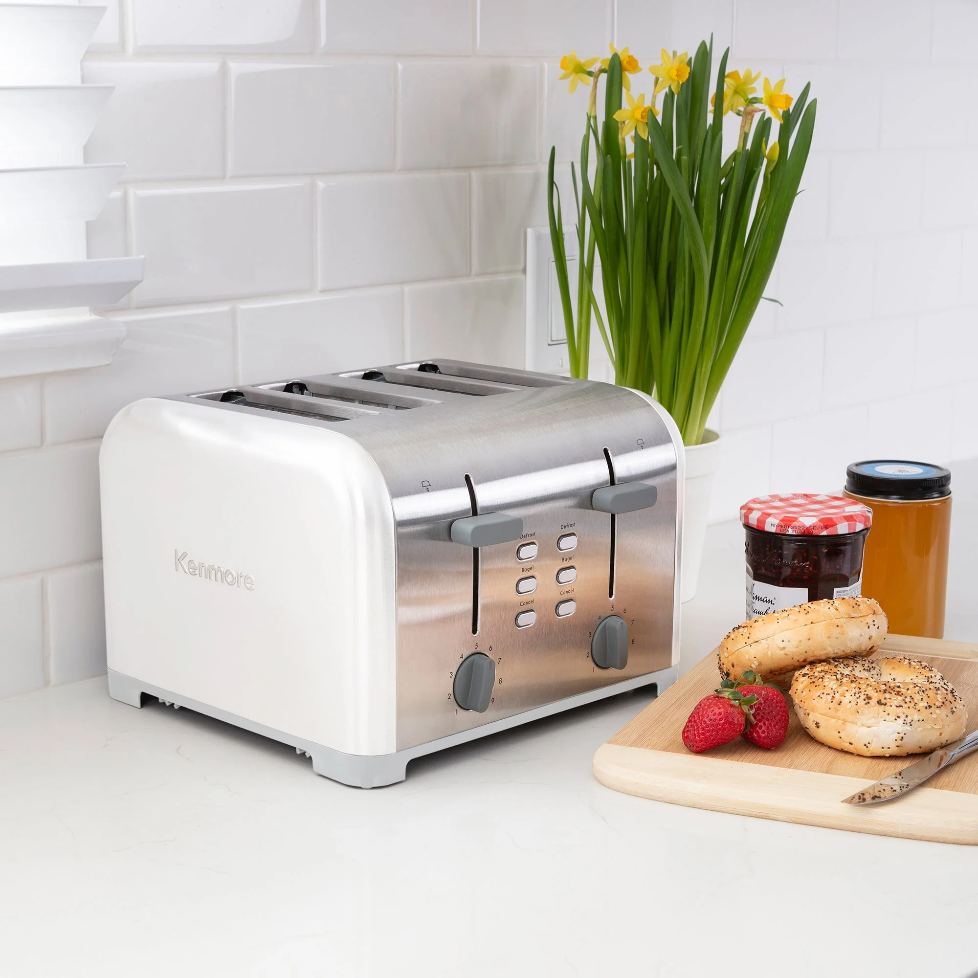Kenmore 4-Slice Toaster, White Stainless Steel, Dual Controls, Extra Wide Slots, Bagel and Defrost Functions, 9 Browning Levels, Removable Crumb Trays, for Bread, Toast, English Muffin, Toaster Strudel